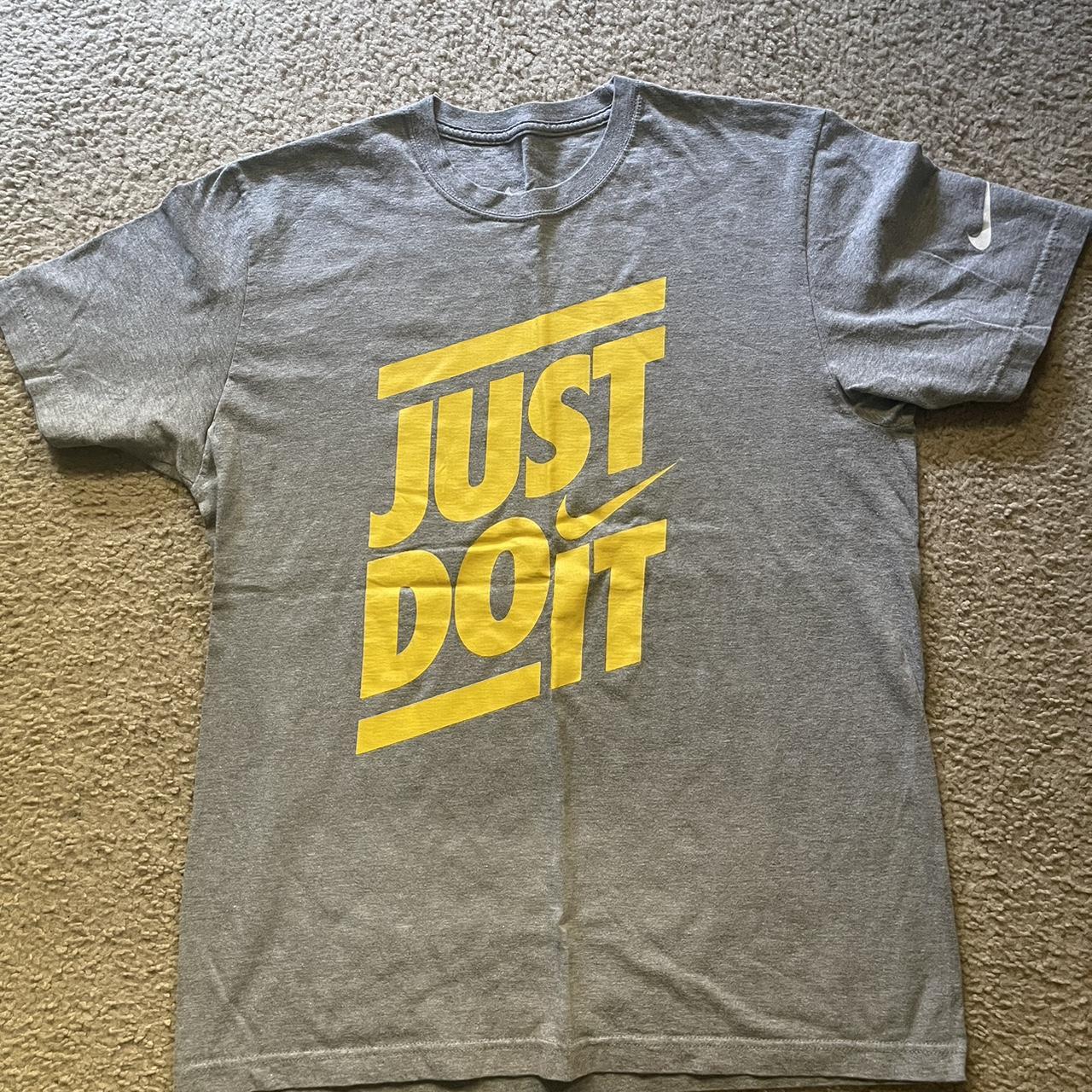 Grey and yellow deals nike shirt