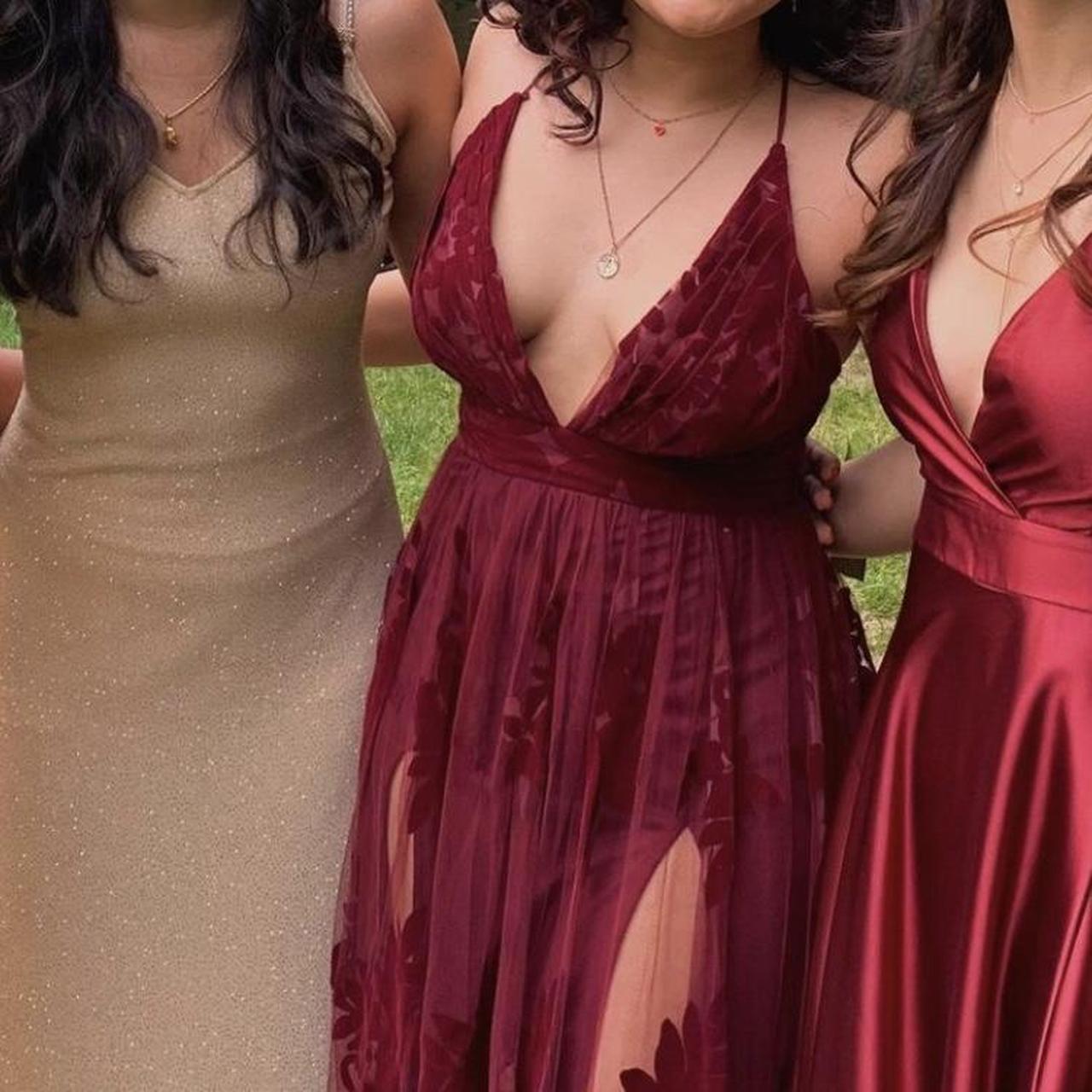 Windsor maroon outlet prom dress