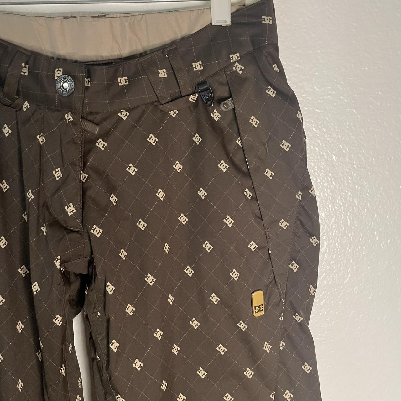 Brown DC snow pants! Major y2k vibes😍 Tagged... Depop