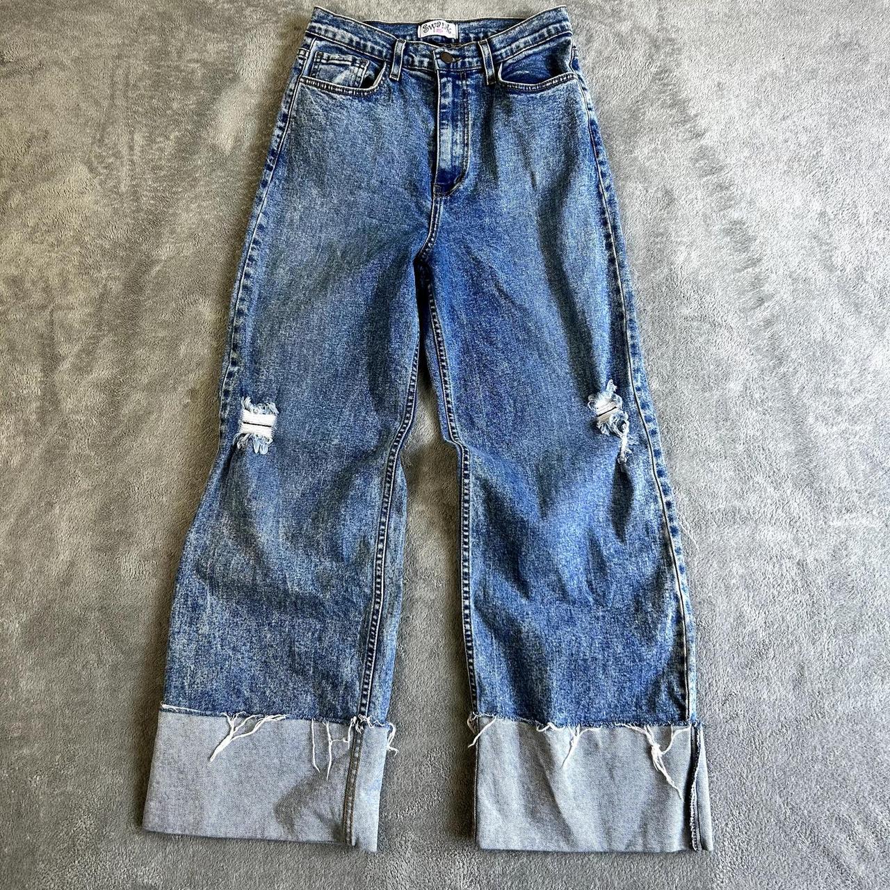 item listed by bloom_and_stitch