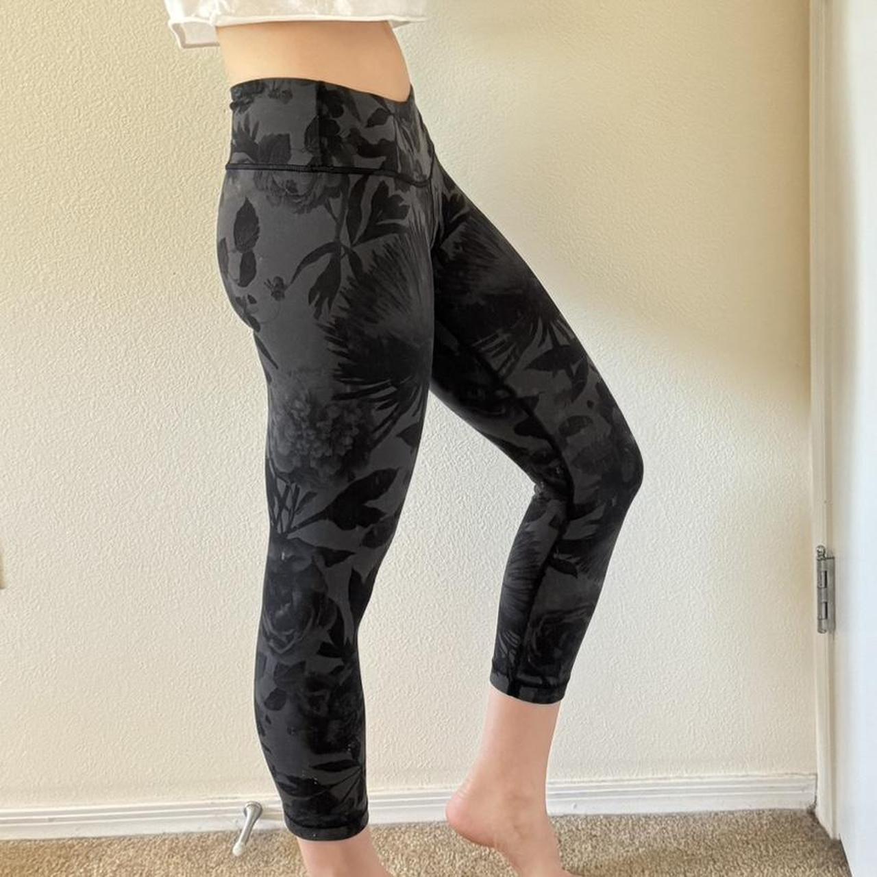 Lululemon Black floral leggings size 4 excellent | Depop