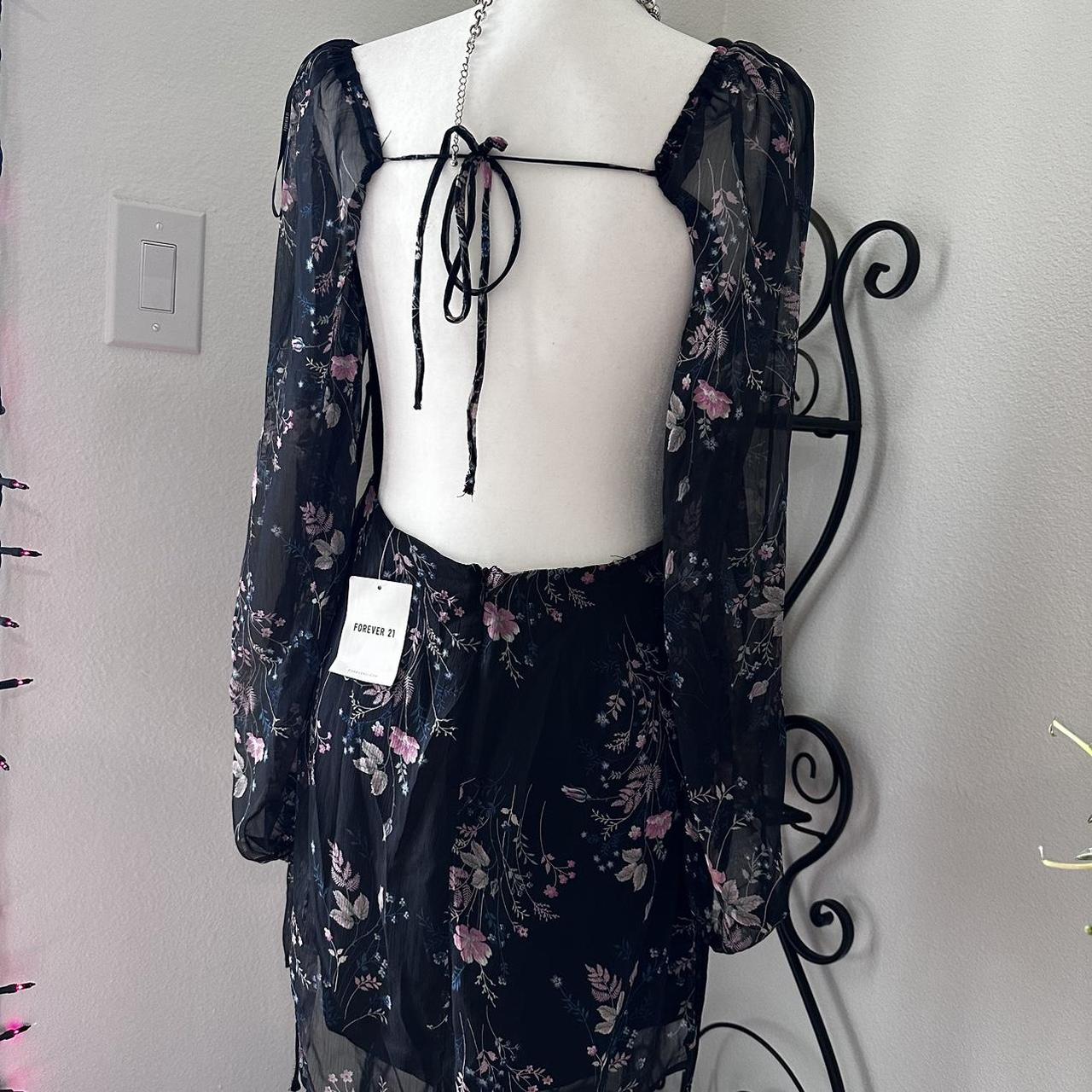 ⊱༻༺⊰ ⊱༻༺⊰ ⊱༻༺⊰ ⊱༻༺⊰ ⊱༻༺⊰ ♱ NWT Floral Forever 21... - Depop