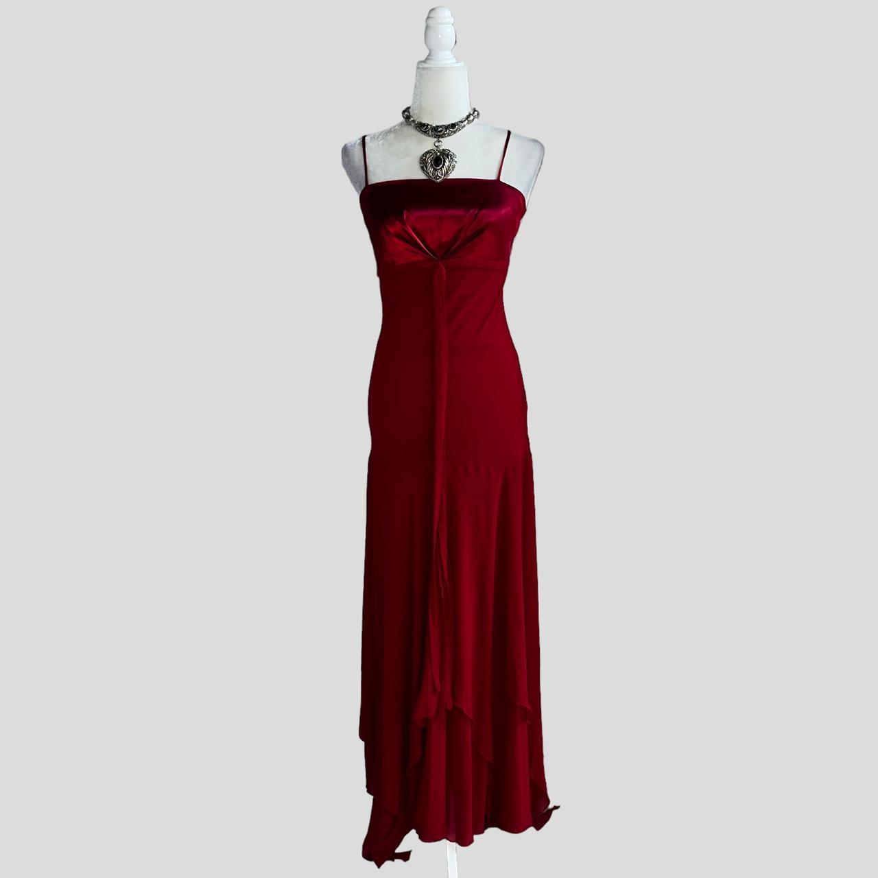 ⊱༻༺⊰ ⊱༻༺⊰ ⊱༻༺⊰ ⊱༻༺⊰ ⊱༻༺⊰ ♱ dainty red satin gown ♱... - Depop