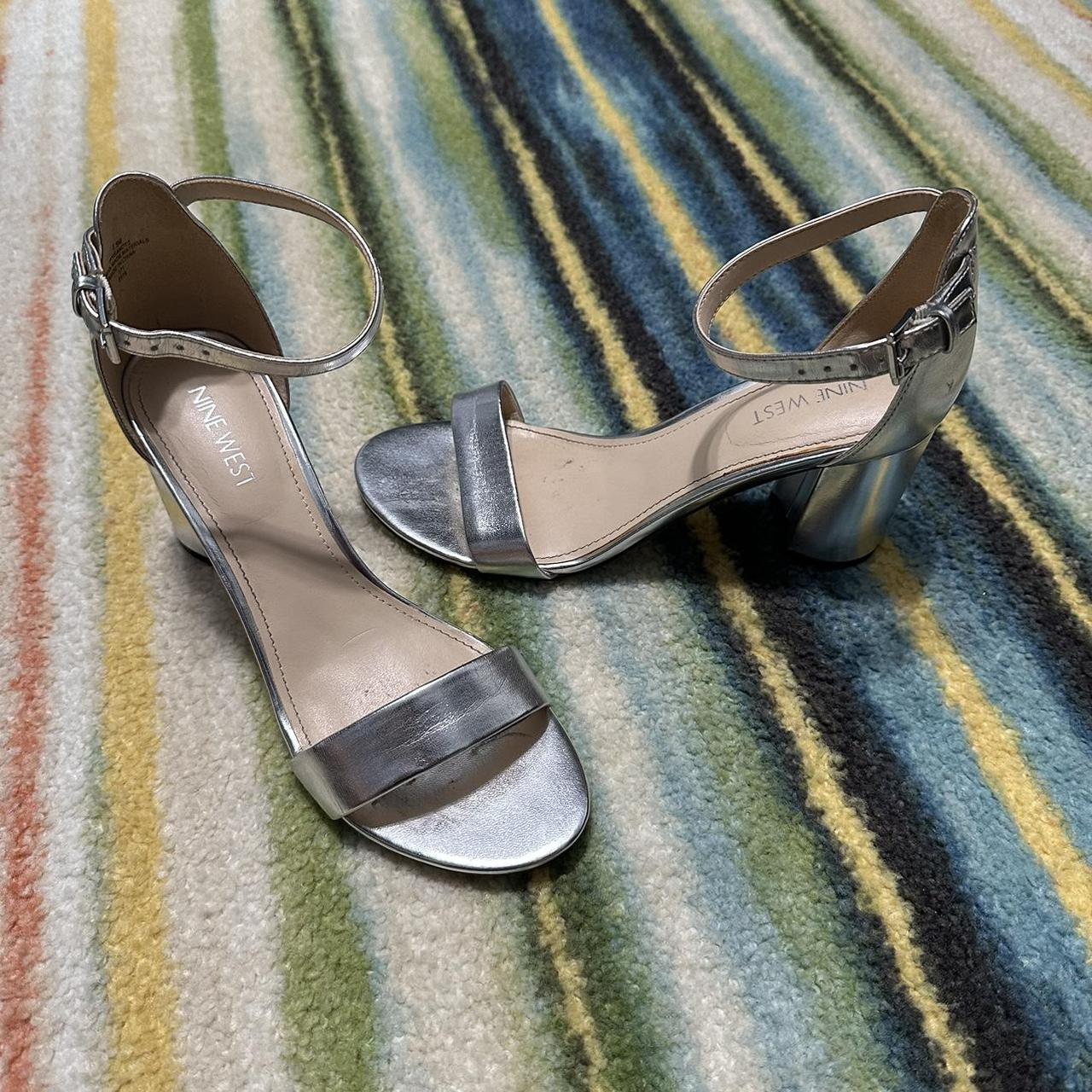 Simple silver heels online