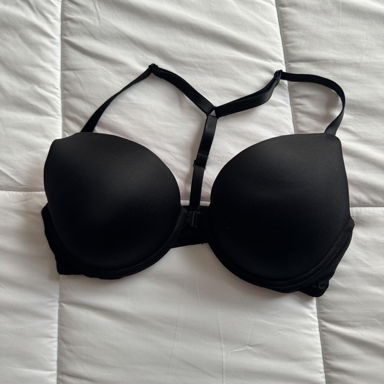 bra bundle these are 34DD but they fit like a - Depop