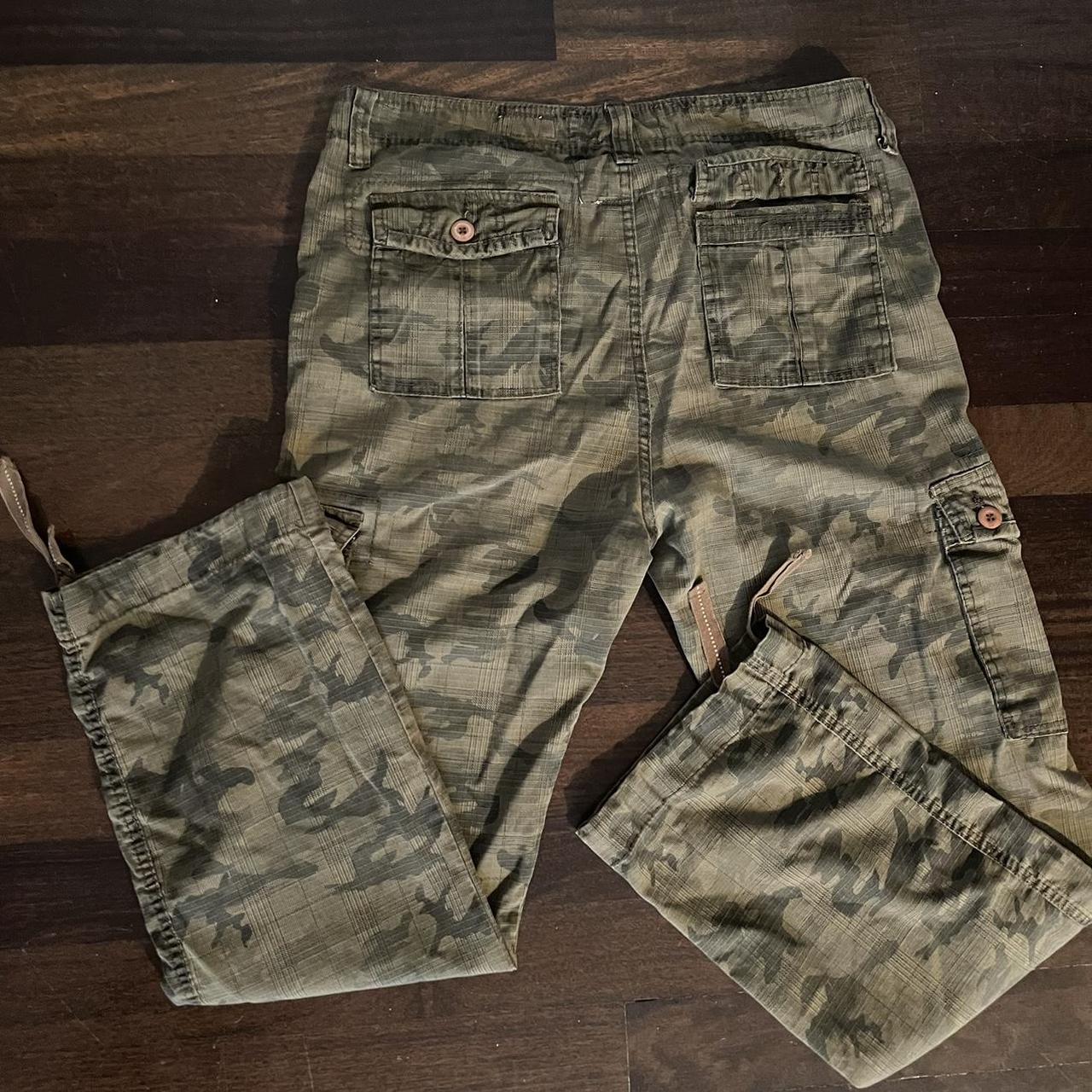 “Smoke Rice” camo cargo pants in great condition... - Depop