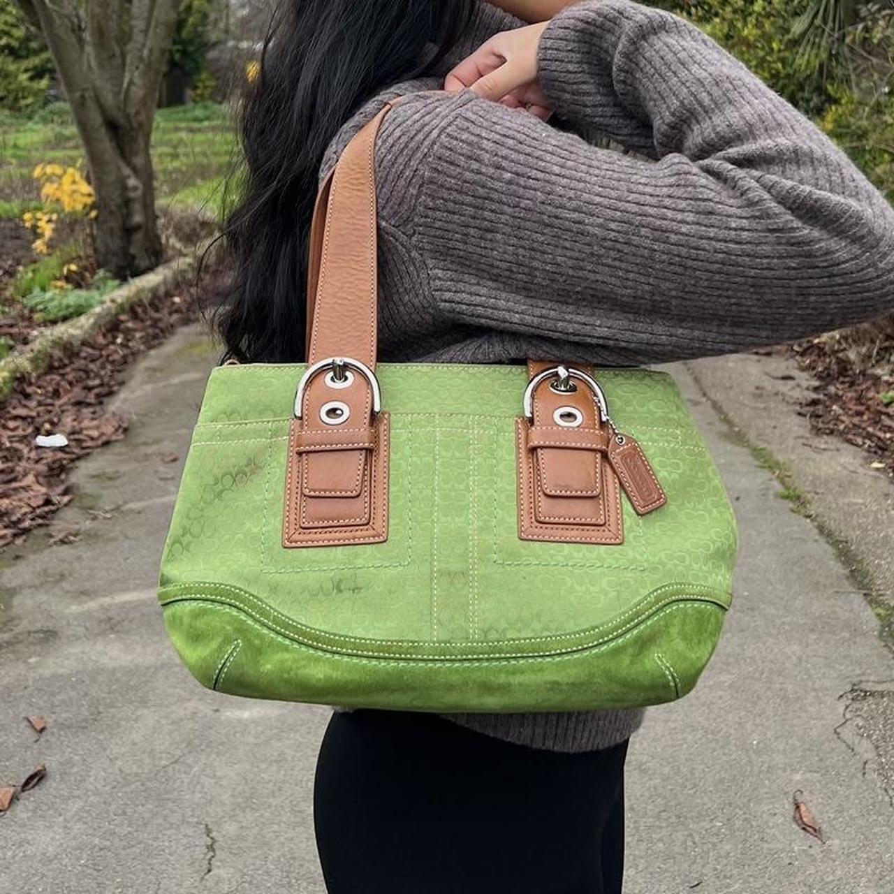 バッグ Vintage Coach Signature Pouch Green y2k COACH - Vintage Coach Signature Pouch Green y2kの通販 by
