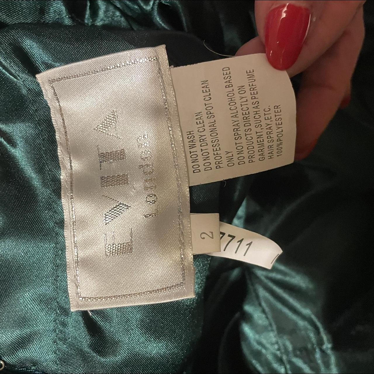 Emerald green prom dress Worn once, amazing... - Depop