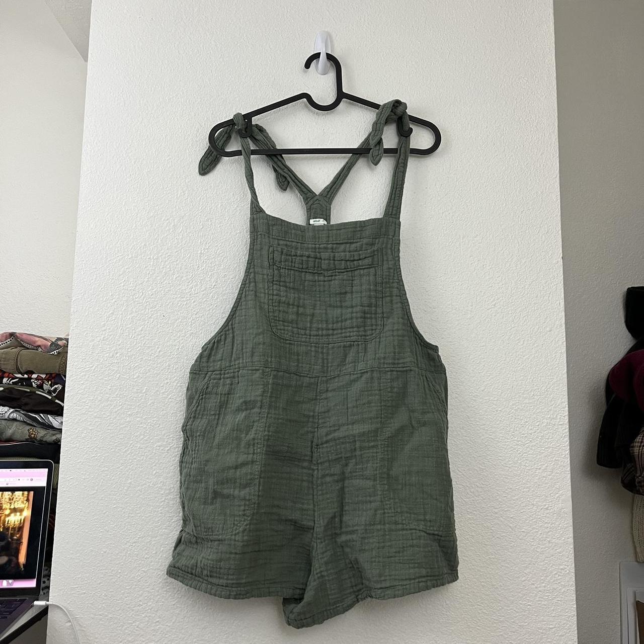 Aerie green overall shorts Size Large PLEASE CHECK... Depop