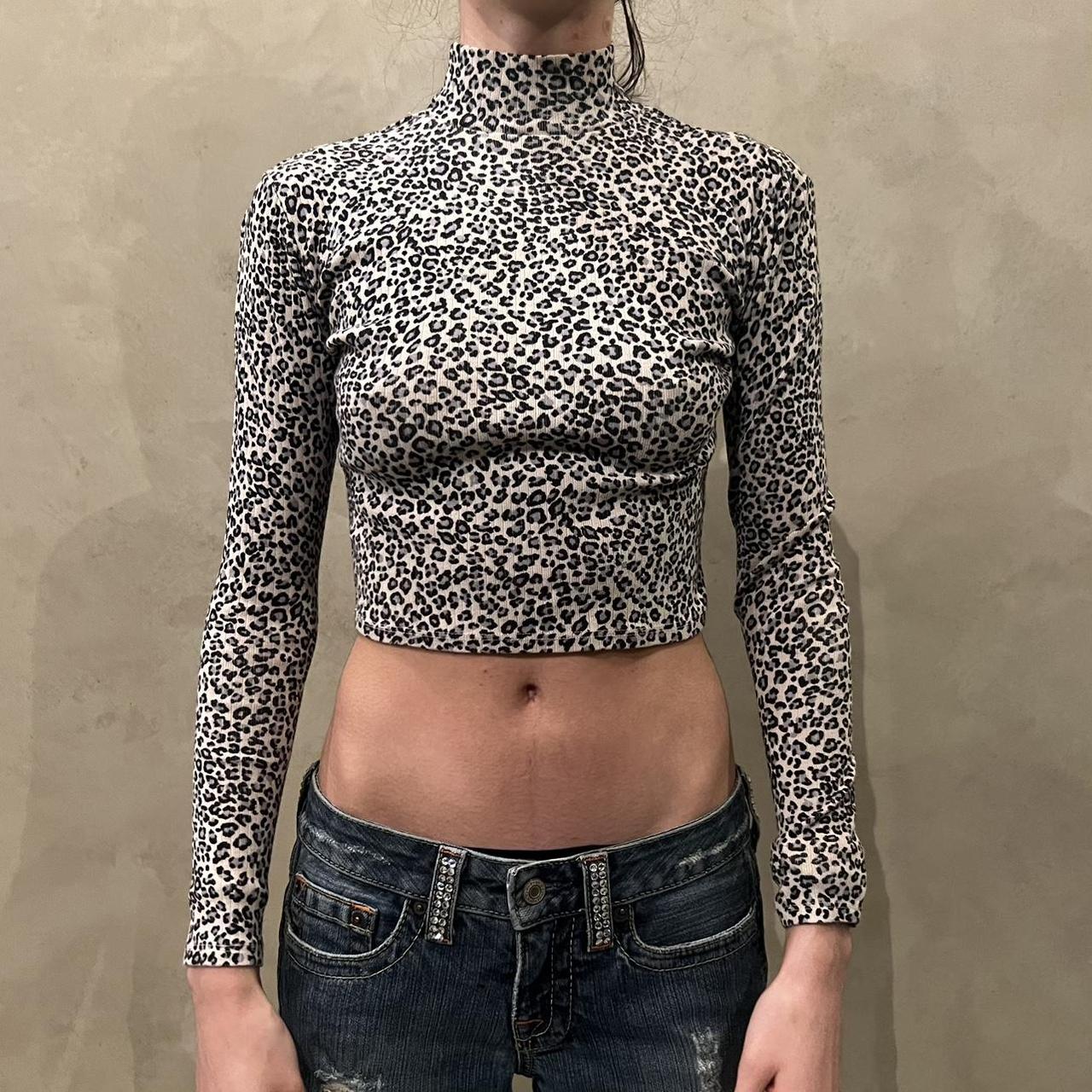 Brandy melville leopard clearance turtleneck