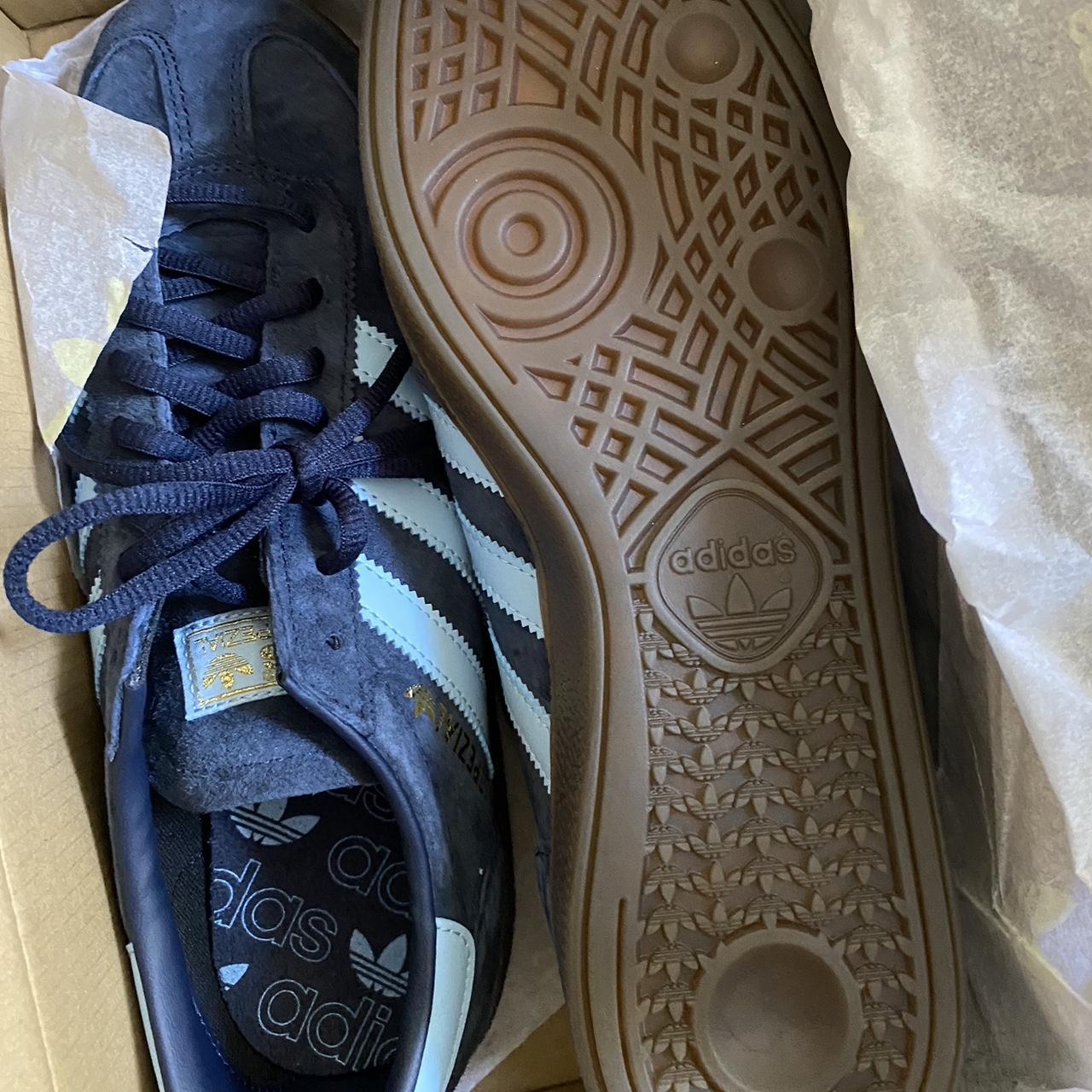 Adidas Women's Navy and Blue Trainers | Depop