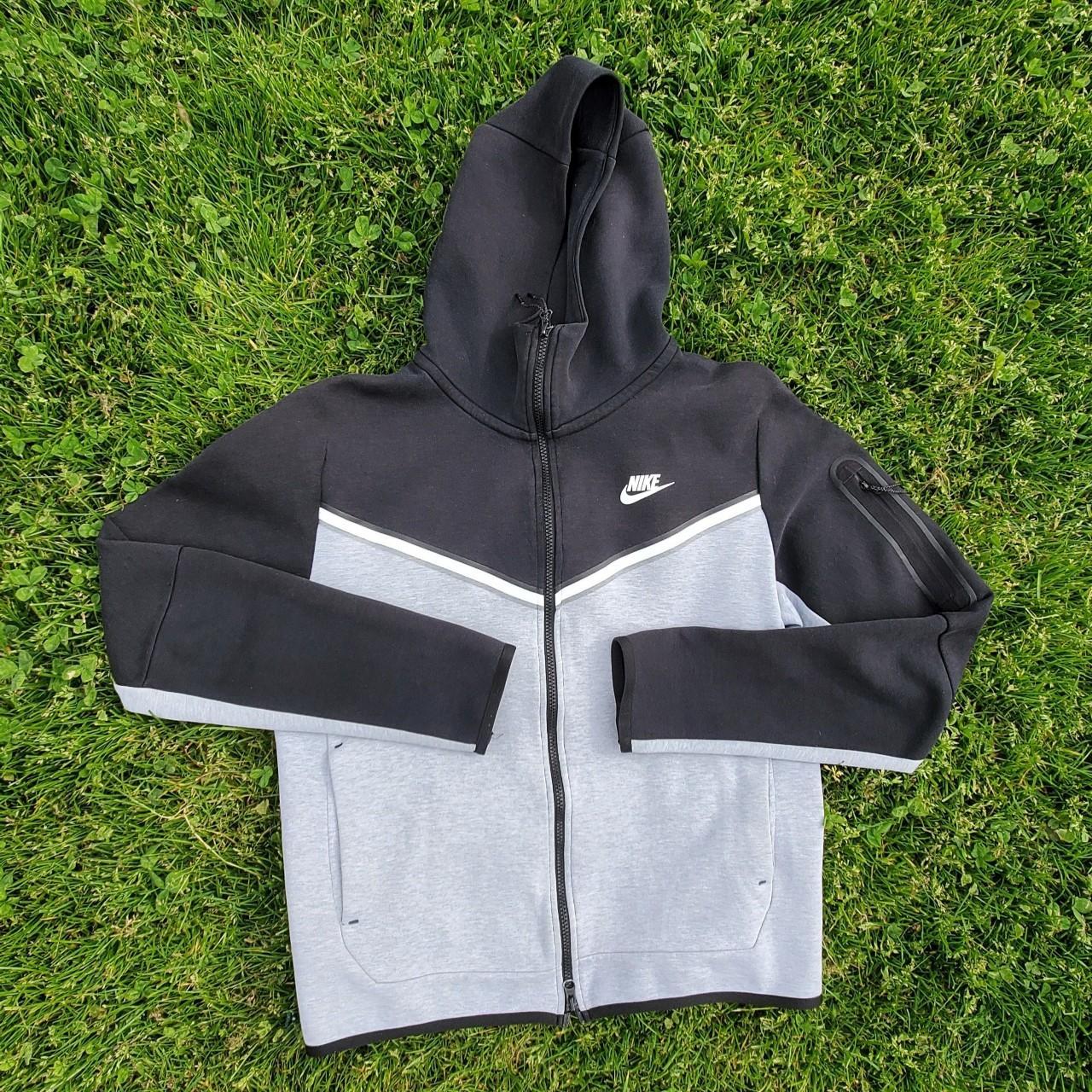 Nike Men's Black and Grey Hoodie | Depop