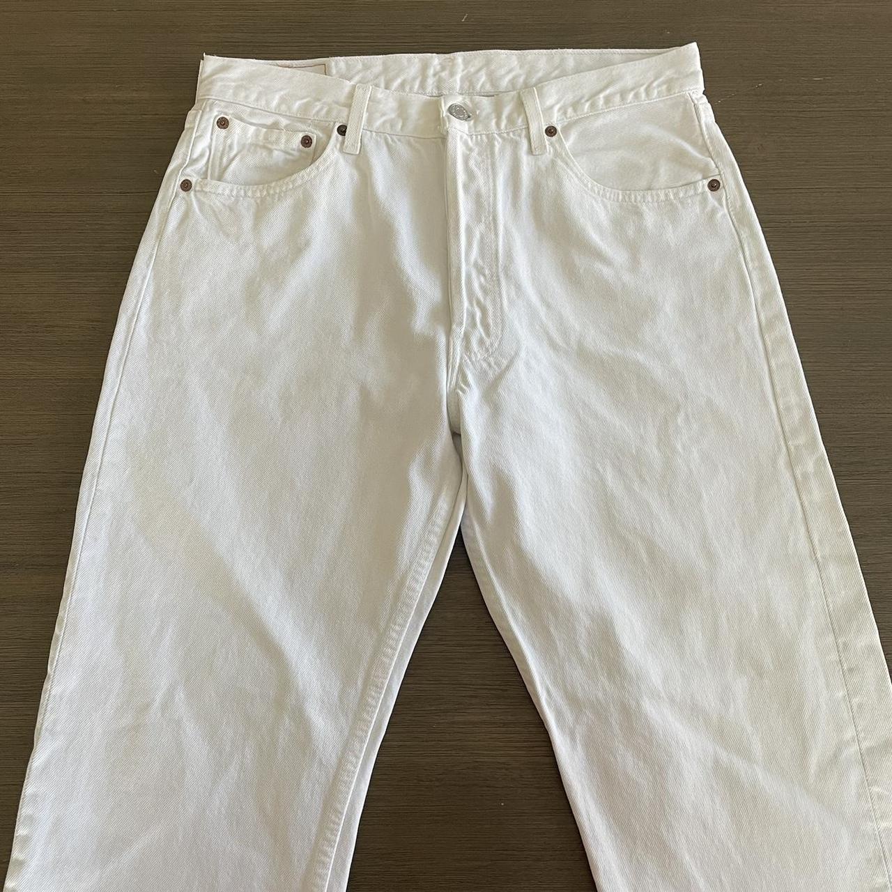 Levi's Men's White and Red Jeans | Depop