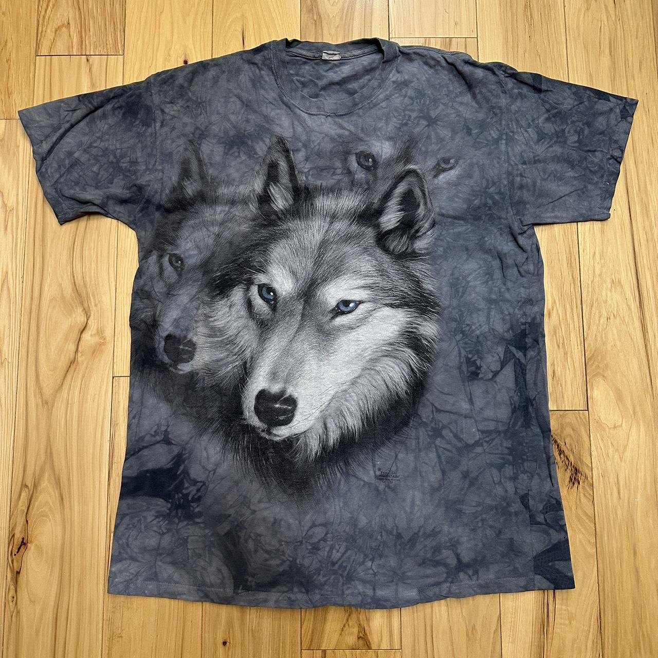 Vintage wolf shirt -super worn in -very soft -size L/XL - Depop