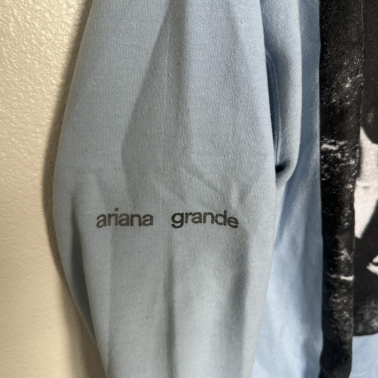 Ariana Grande M AGB outlet 27 baby blue crewneck