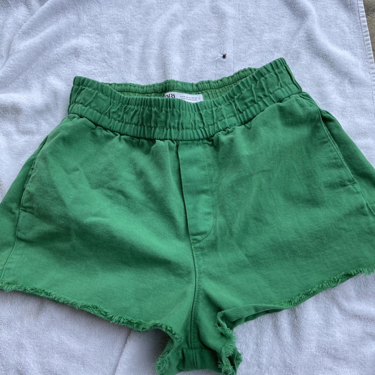 Zara Women's Green Shorts Depop