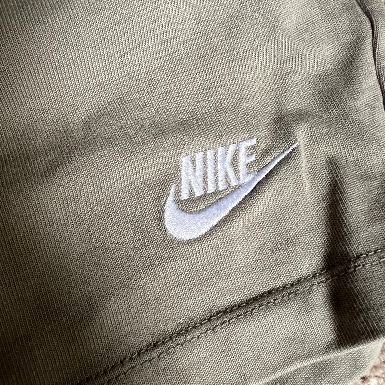 nike army green sweatshirt