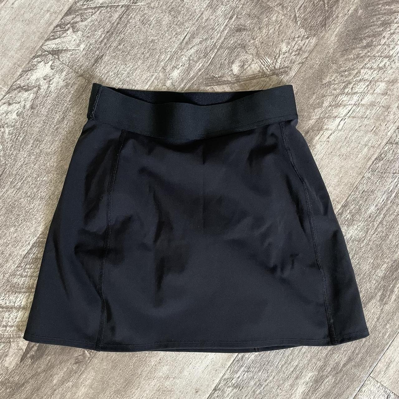 Aritzia Women's Black Skirt Depop