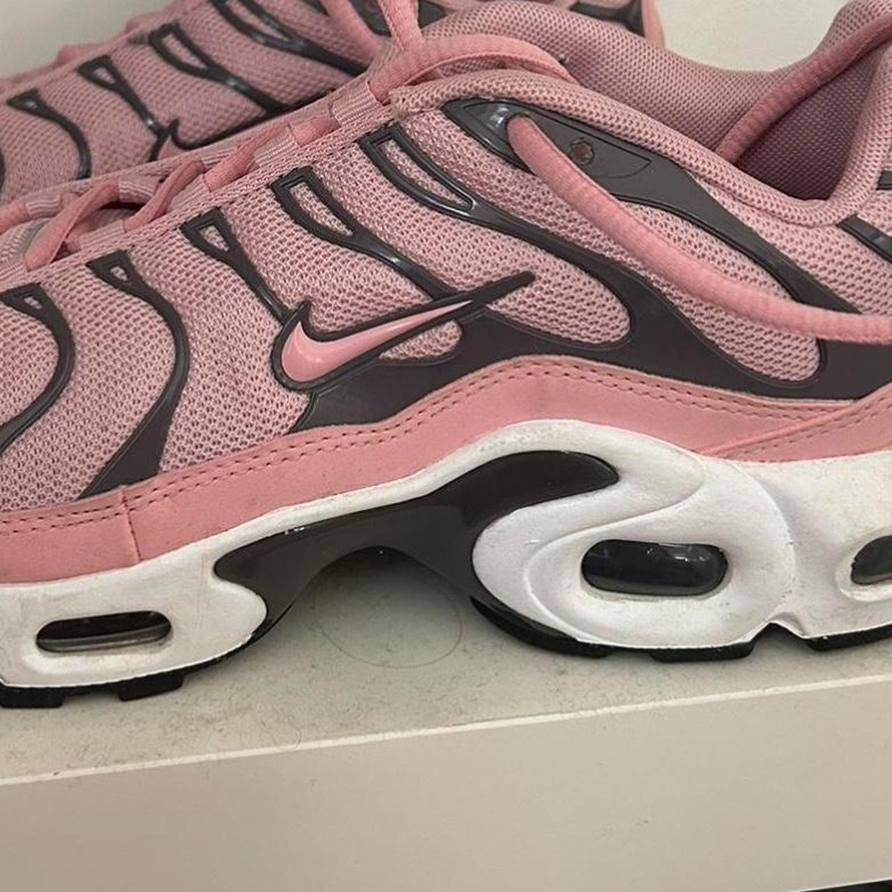 Pink and grey discount tns