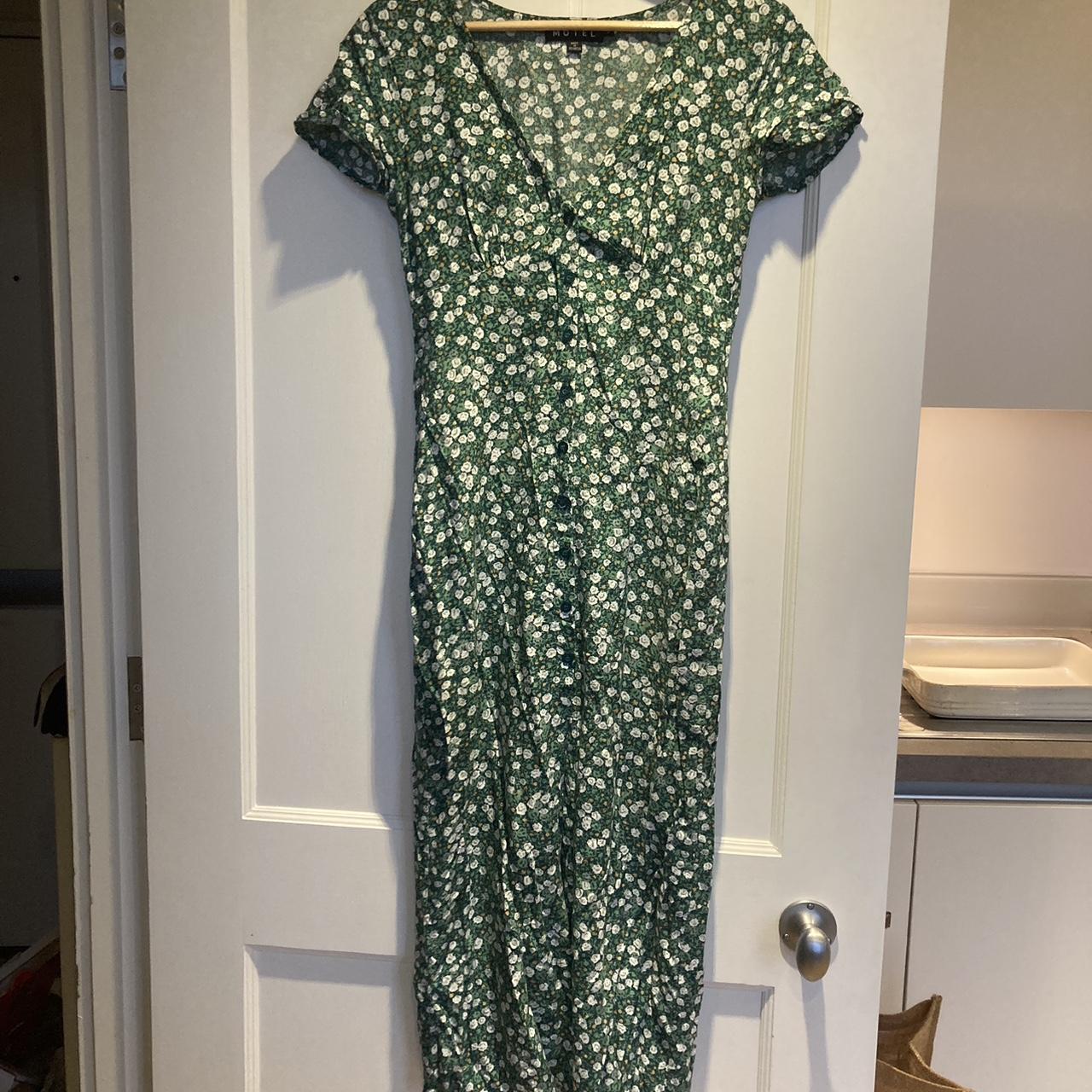 Motel Women's Green Dress | Depop