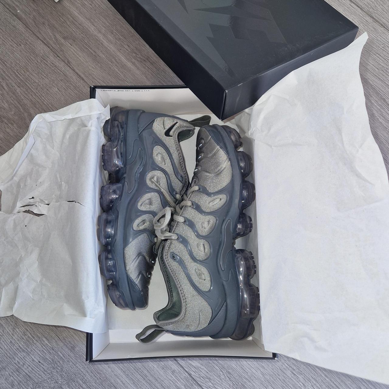 mens grey nike air max trainers