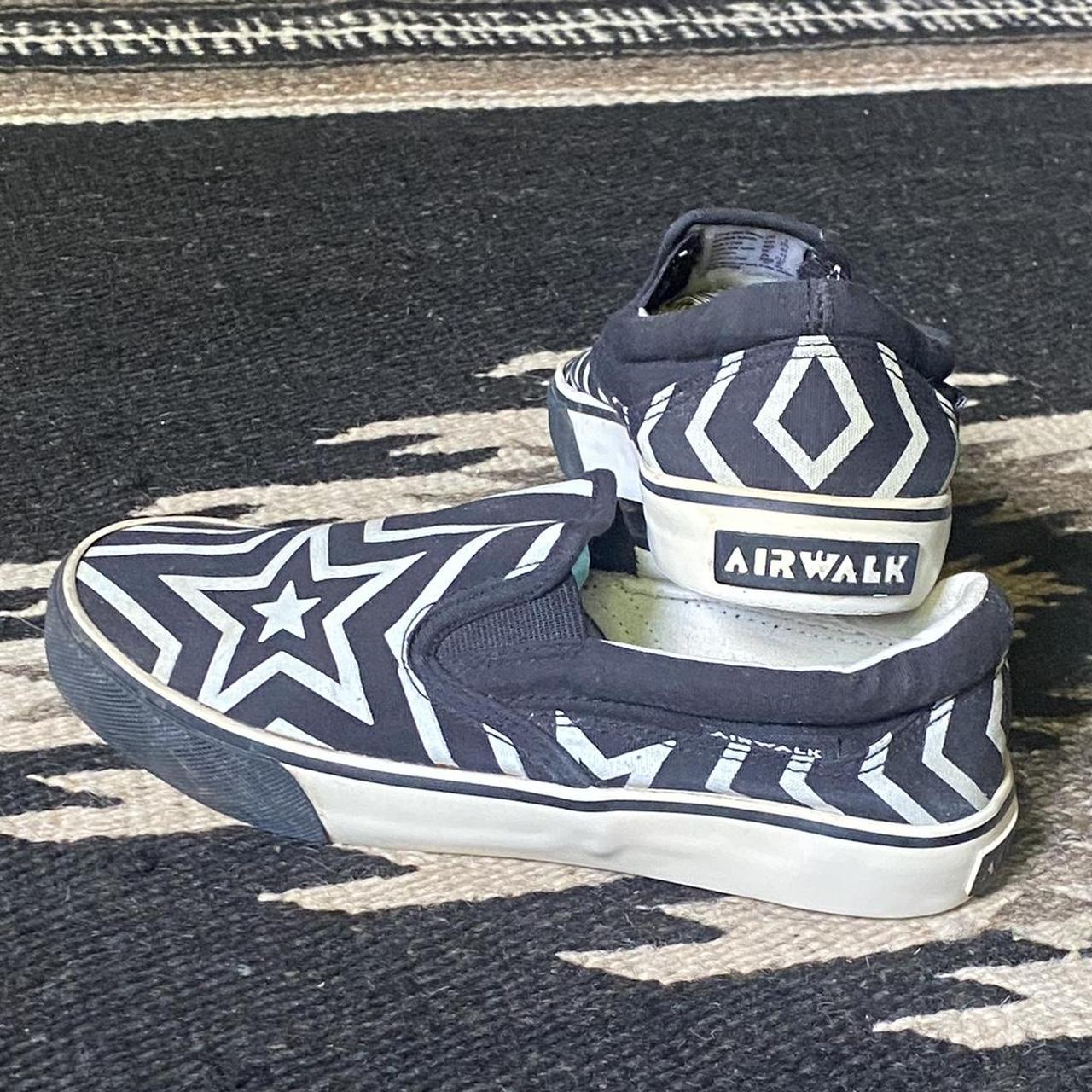 2000's Women's Airwalk Star Slip-ons Killer design | Depop