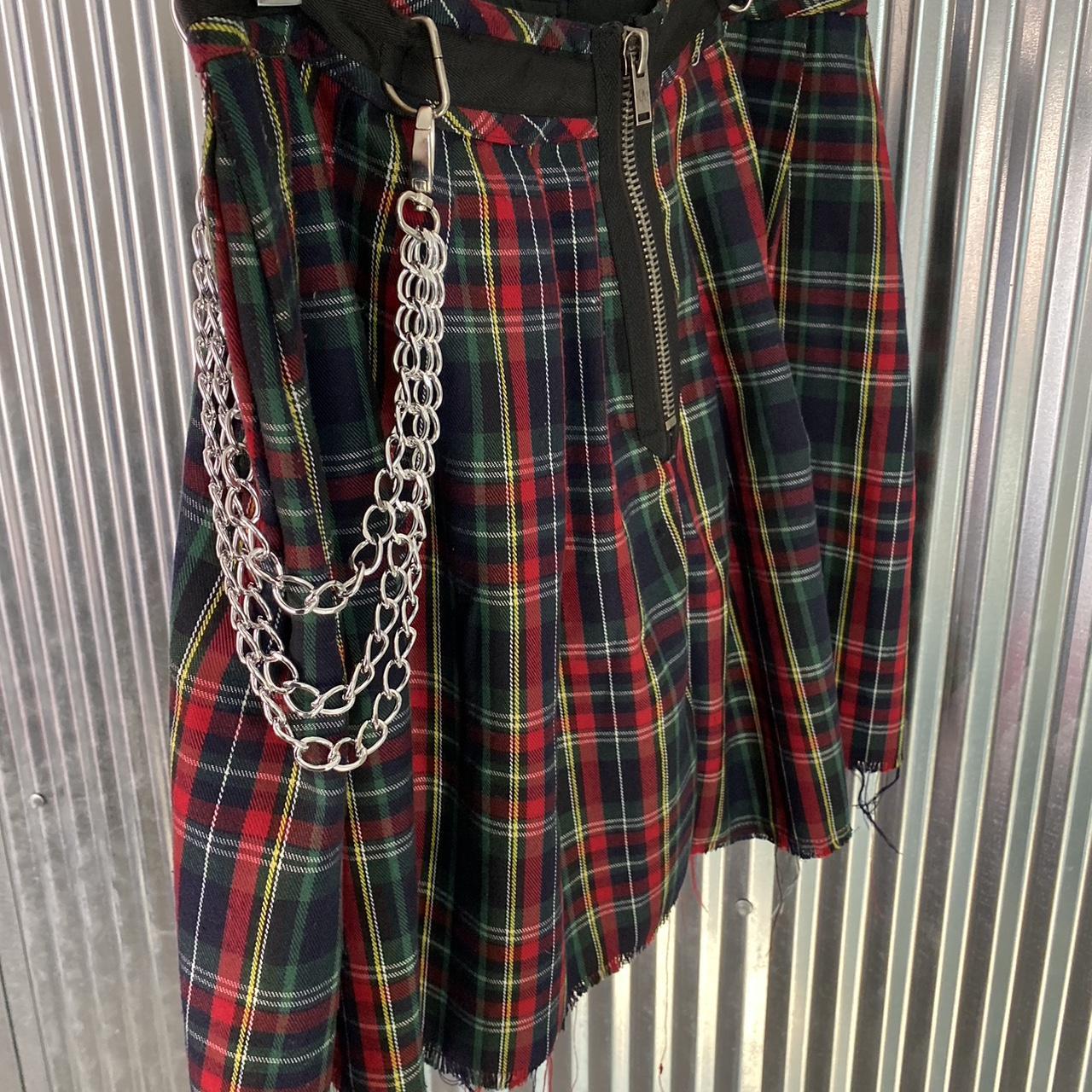 plaid chain skirt with live edge - Depop