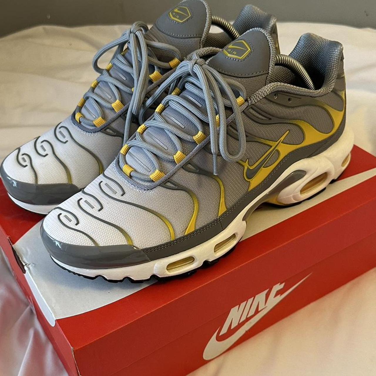 Nike Men's Grey and Yellow Trainers | Depop