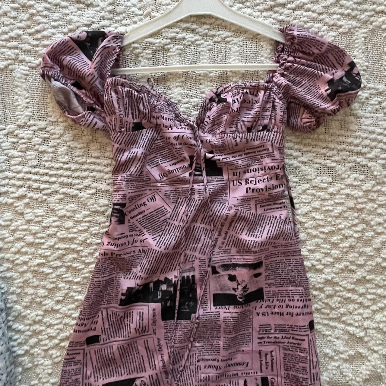 Realisation par pink hot sale newspaper dress