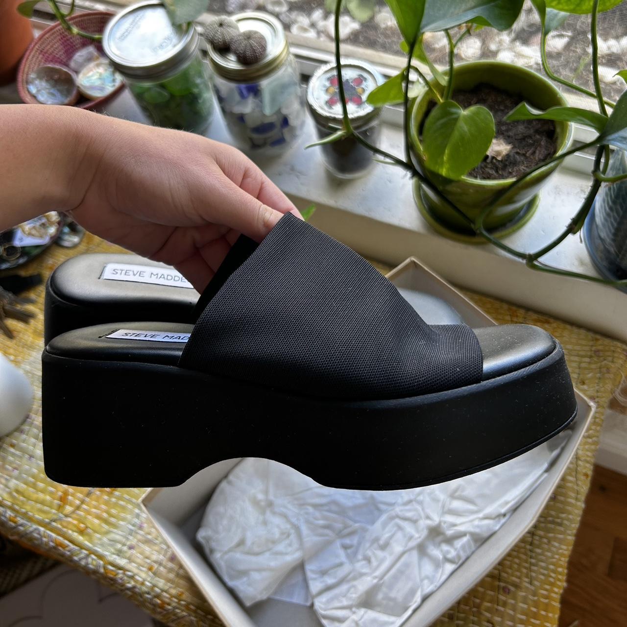 steve madden sandals slinky