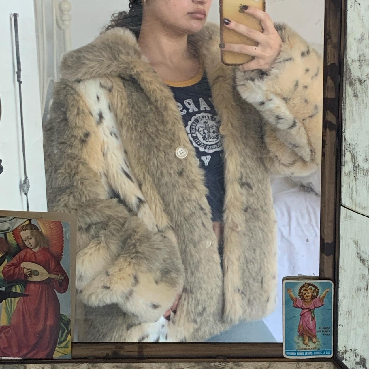Lovely vintage fur coat - unsure if it is real or... - Depop