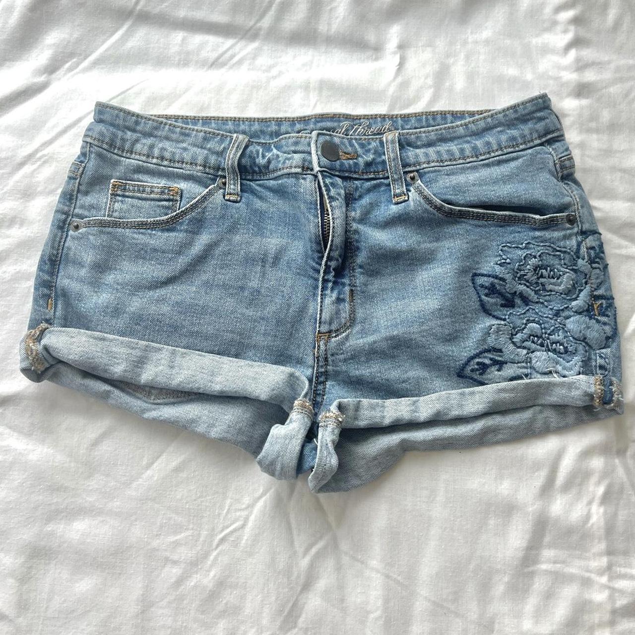 Universal thread clearance denim shorts