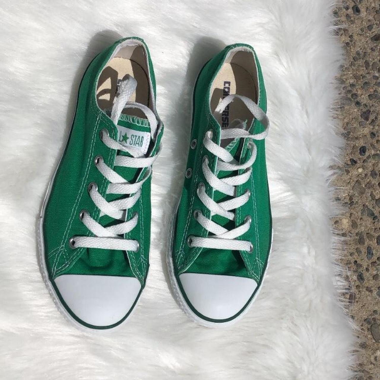 Women's green sale converse sneakers