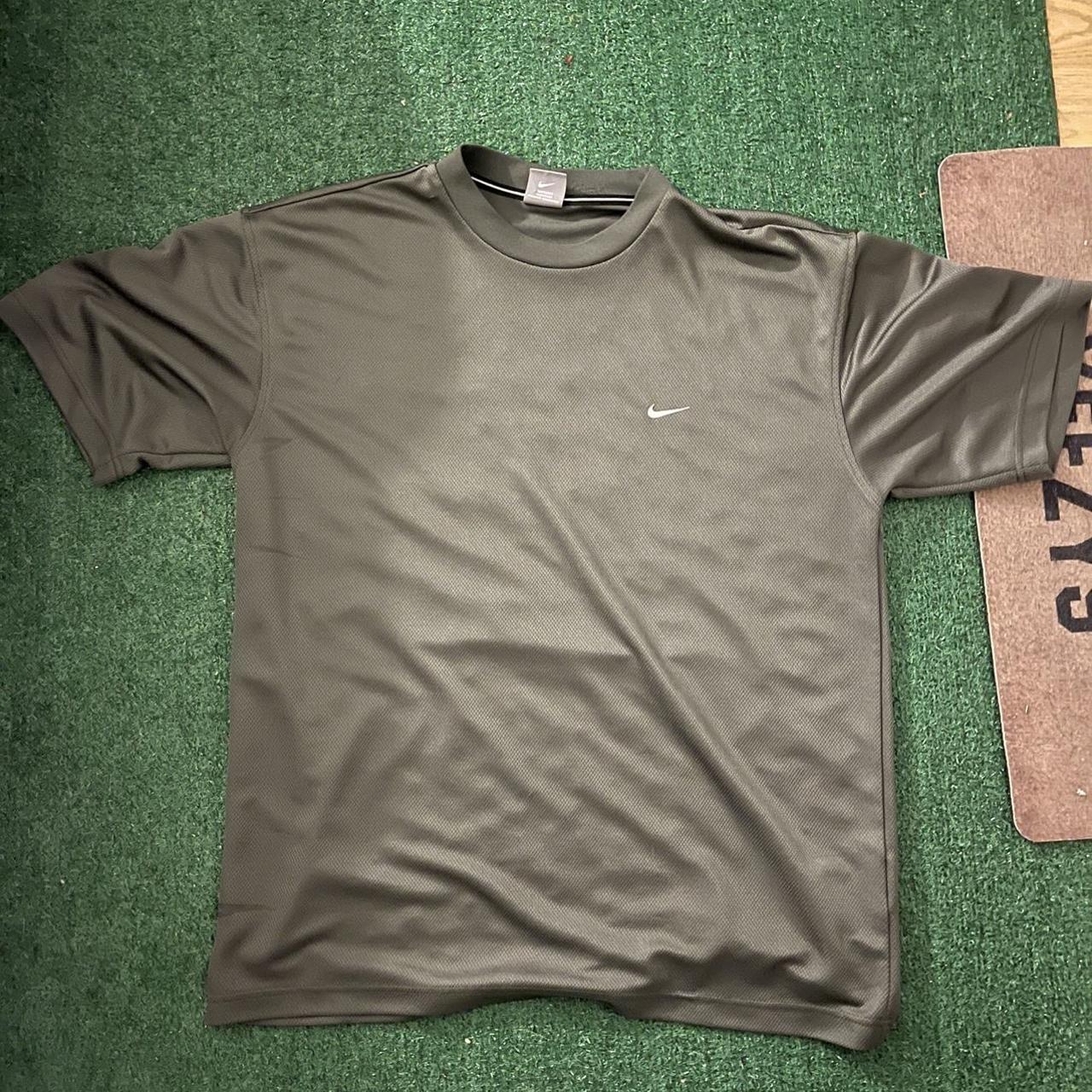womens olive green nike shirt
