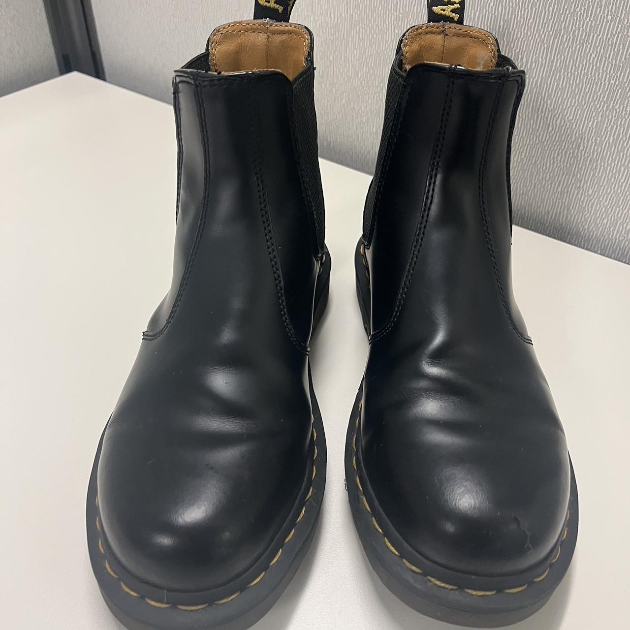 heeled chelsea boot dr marten