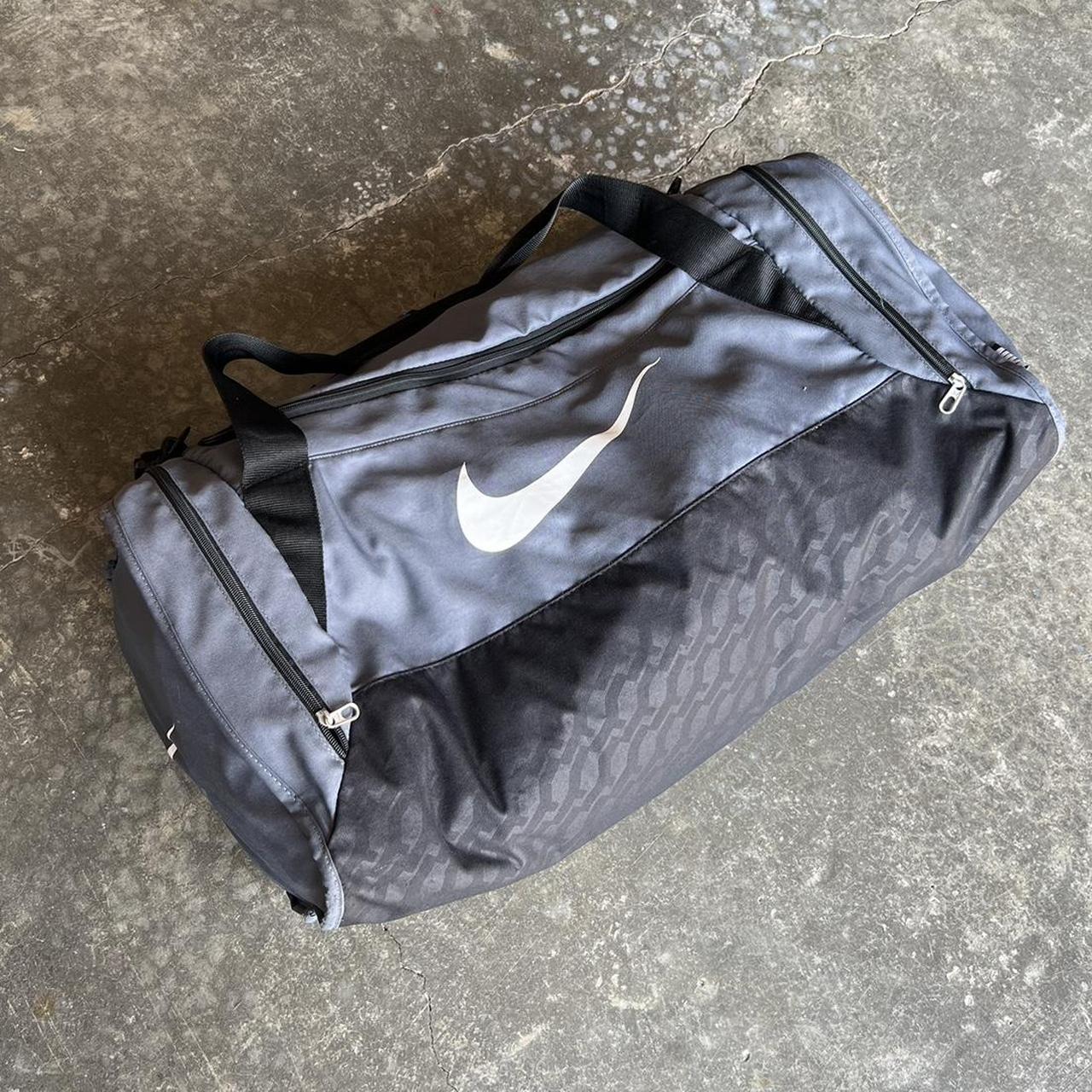 Extra large nike duffle bag on sale