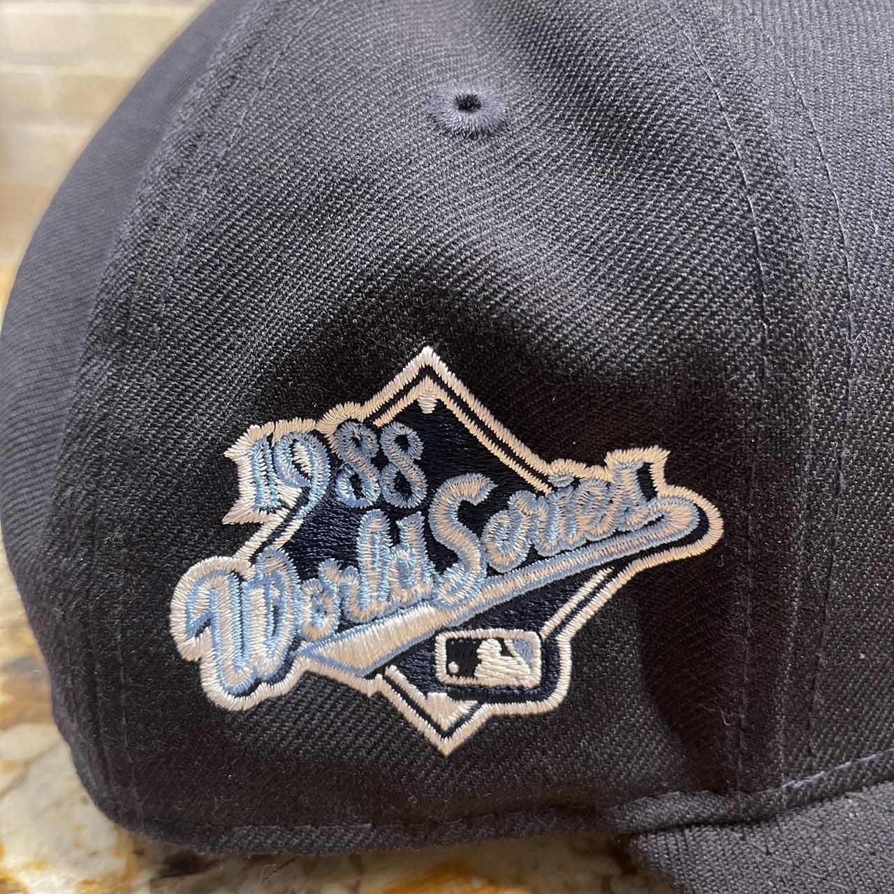 Los Angeles Dodgers fitted hat with a 1988 World - Depop