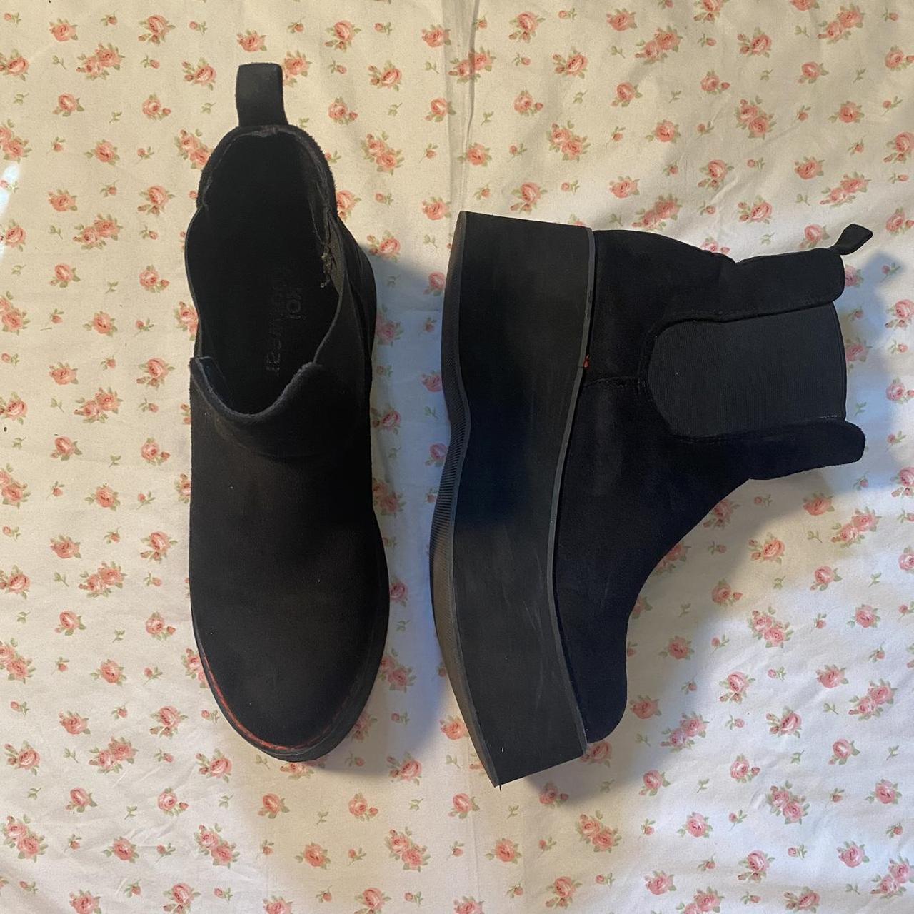 Suede platform hot sale chelsea boots