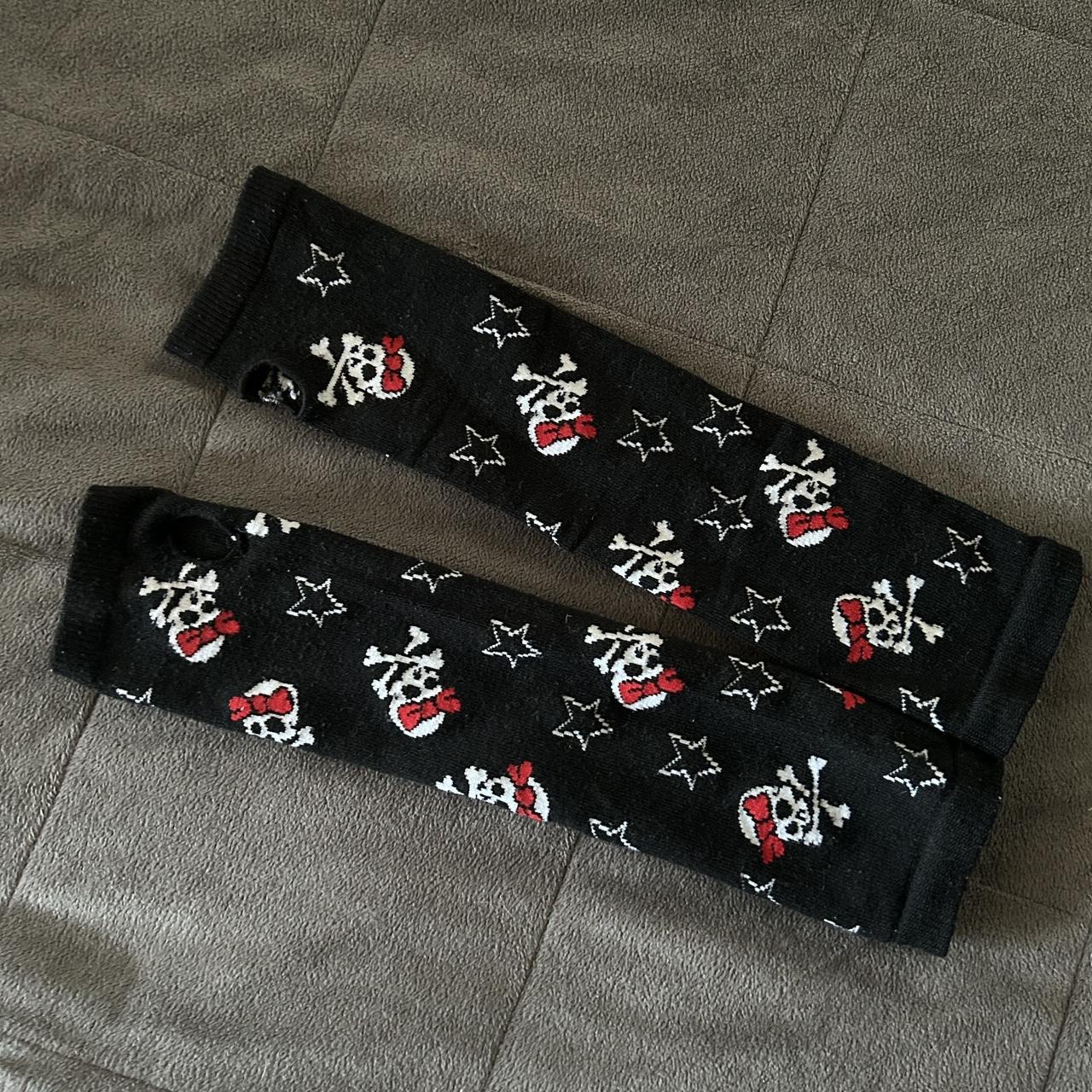 Women’s Black and Red Gloves | Depop