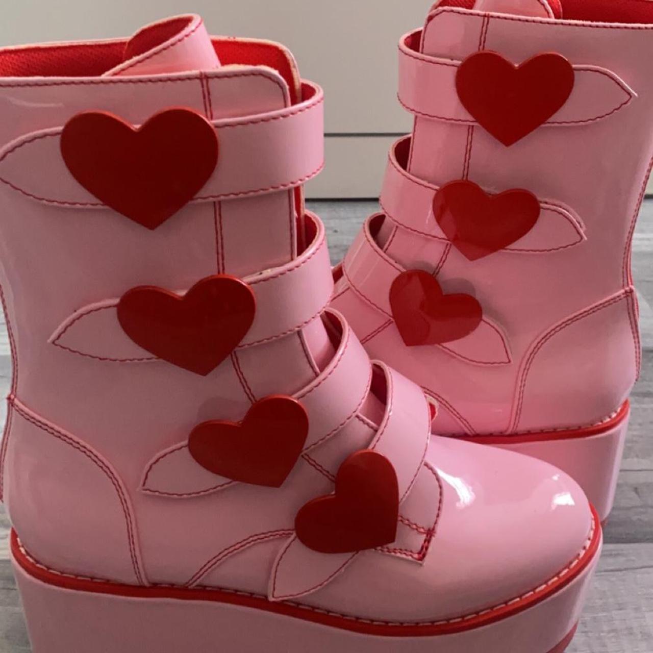 yru pink boots