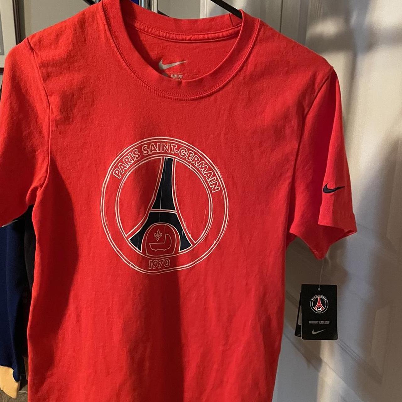 mens nike red t shirt