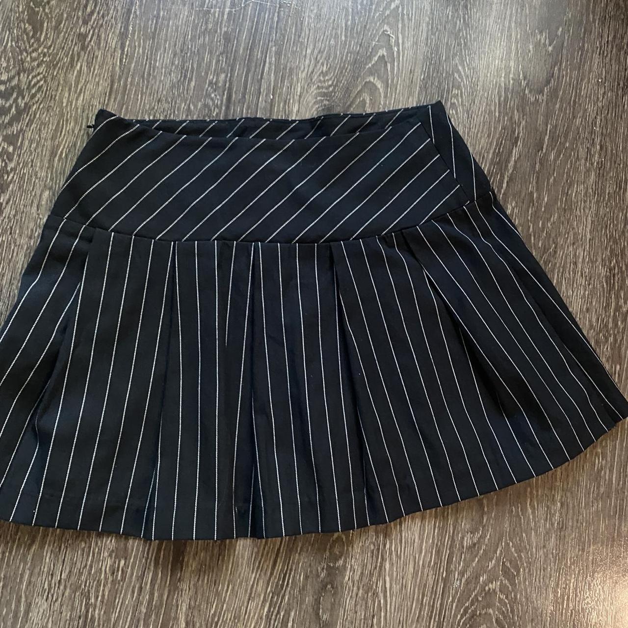 Women's White and Black Skirt | Depop