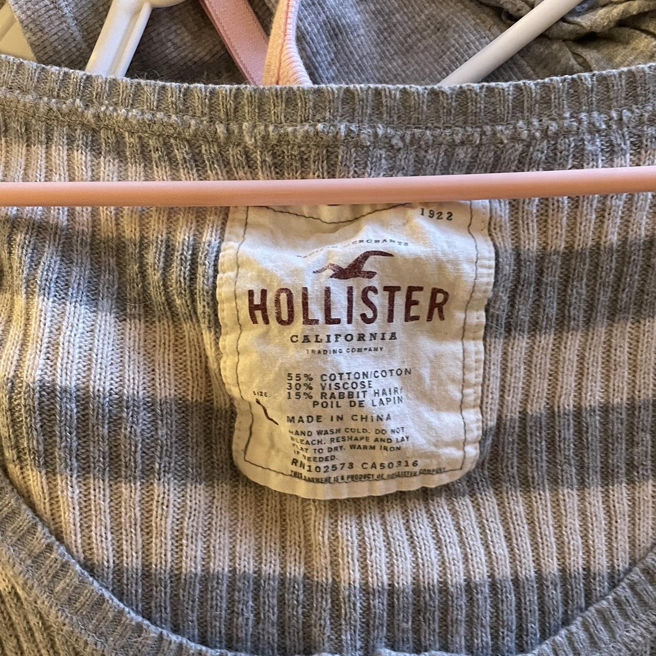 Hollister Co. Women's Grey and White Jumper | Depop