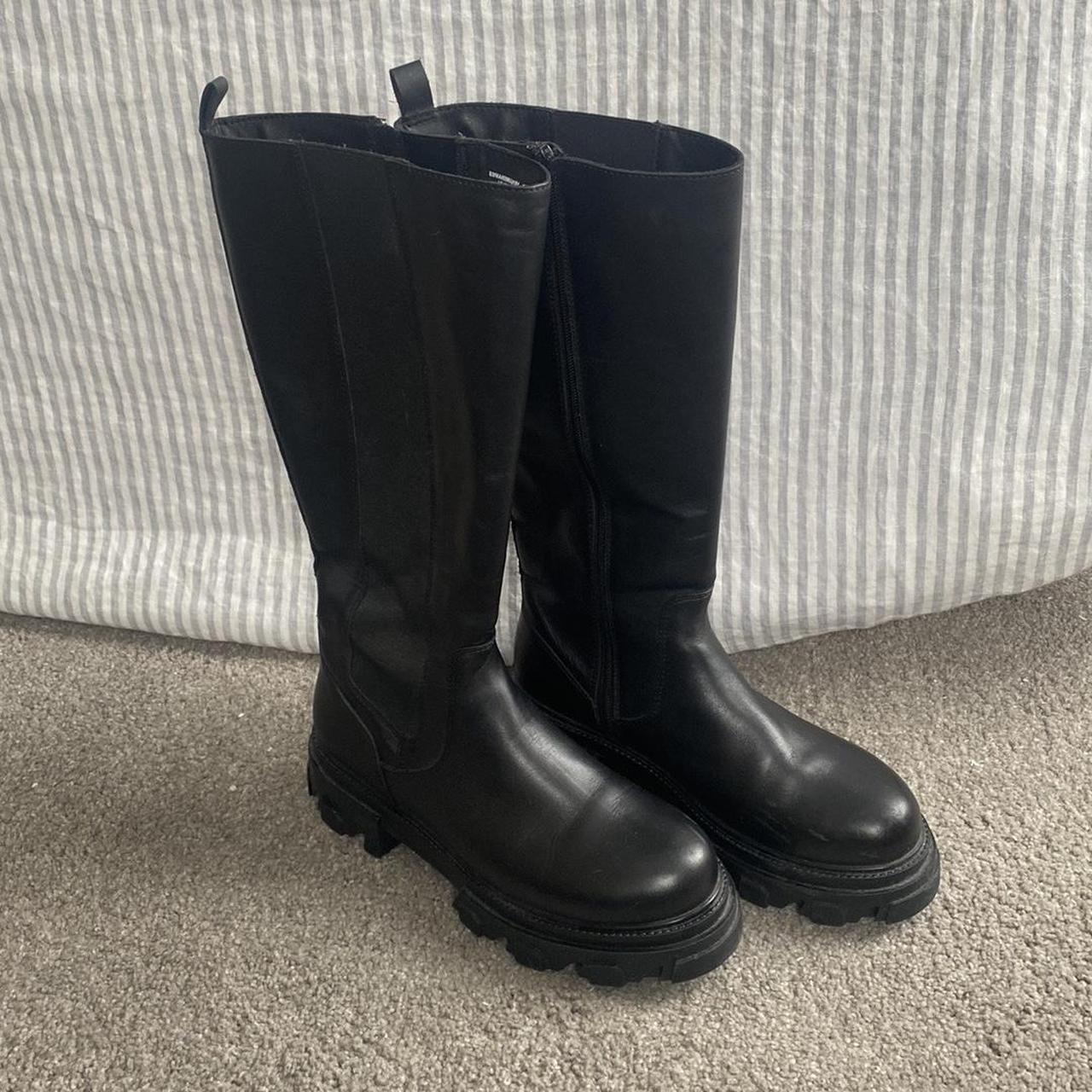 Steve Madden lug sole tall leather boots Size 10W - Depop