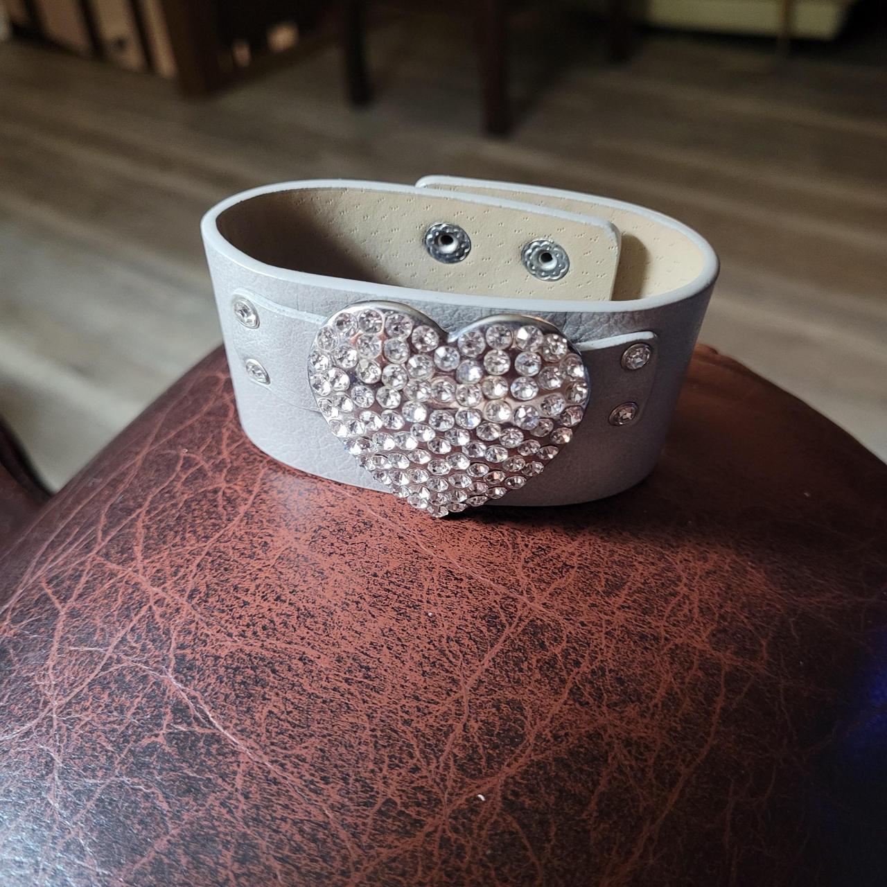 item listed by closetboutiqueonline