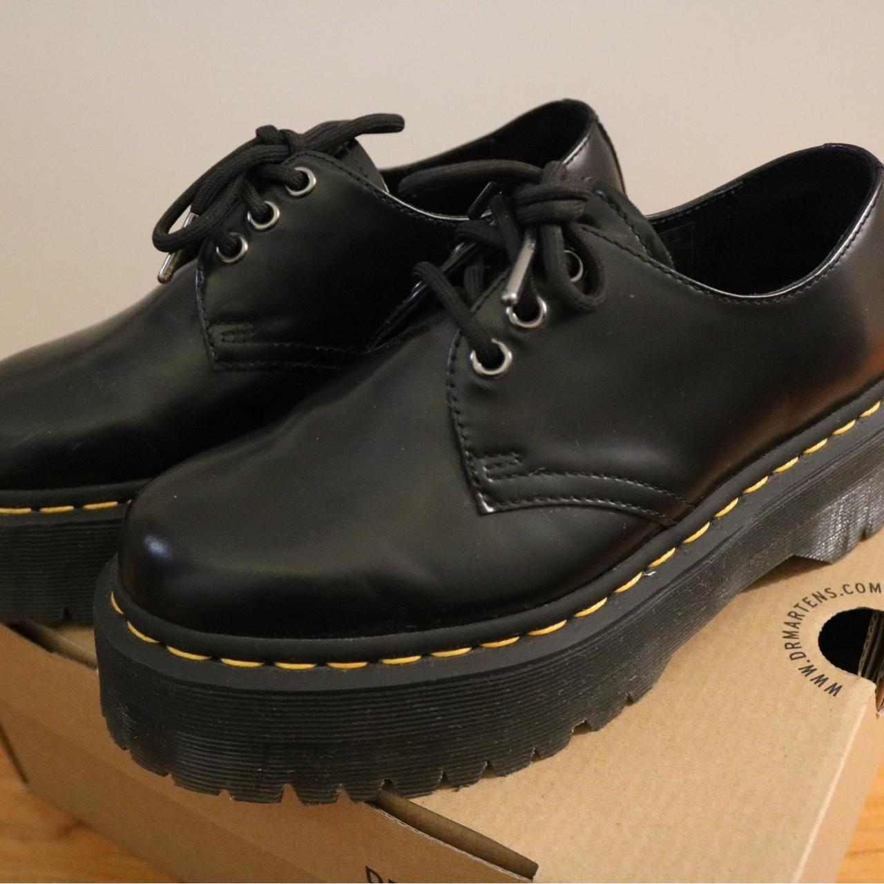 pink gucci slides outfit