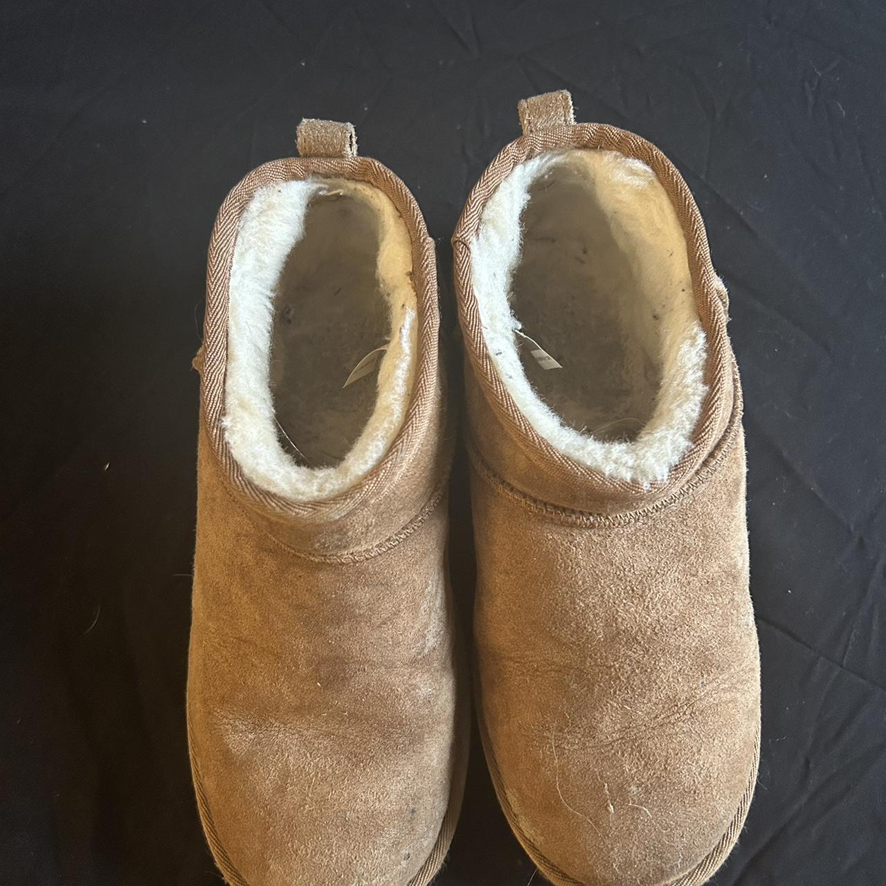 ugg minis, can clean before - Depop