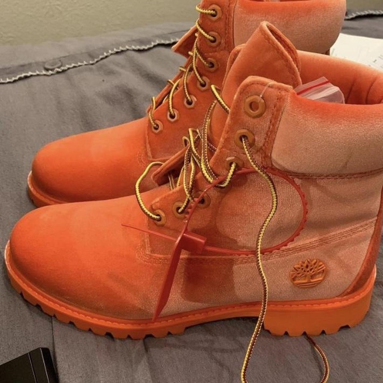 Off white clearance timberland on feet