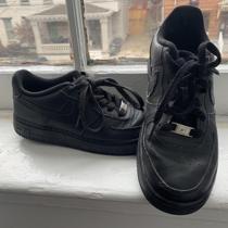 Supreme Air Force 1 Black Sz10 Lightly used with og - Depop