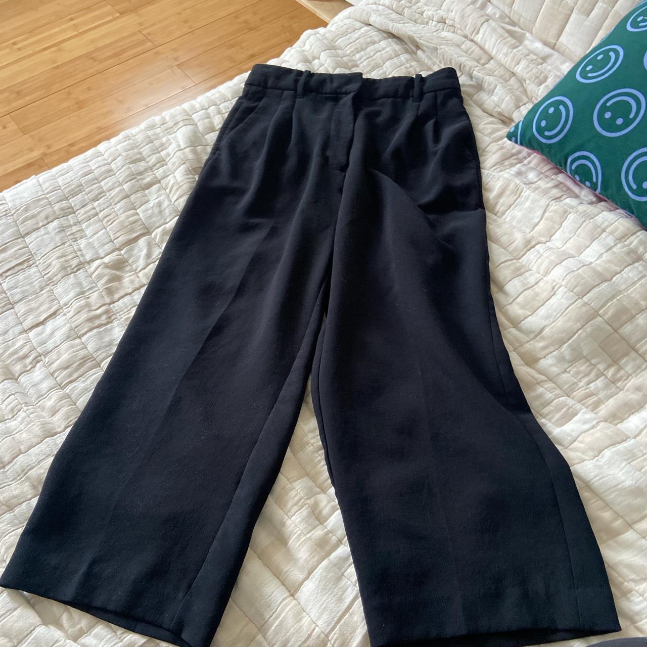 Aritzia Wilfred Effortless trousers in black... - Depop